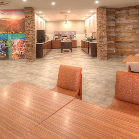 Clarion Pointe Downtown Gatlinburg Hotel Екстериор снимка