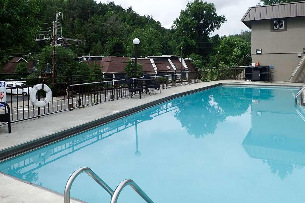 Clarion Pointe Downtown Gatlinburg Hotel Съоръжения снимка