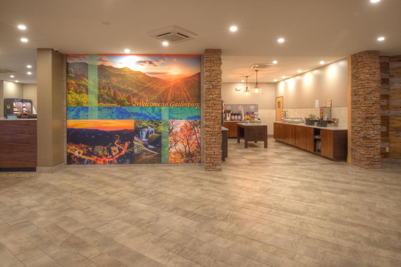 Clarion Pointe Downtown Gatlinburg Hotel Екстериор снимка