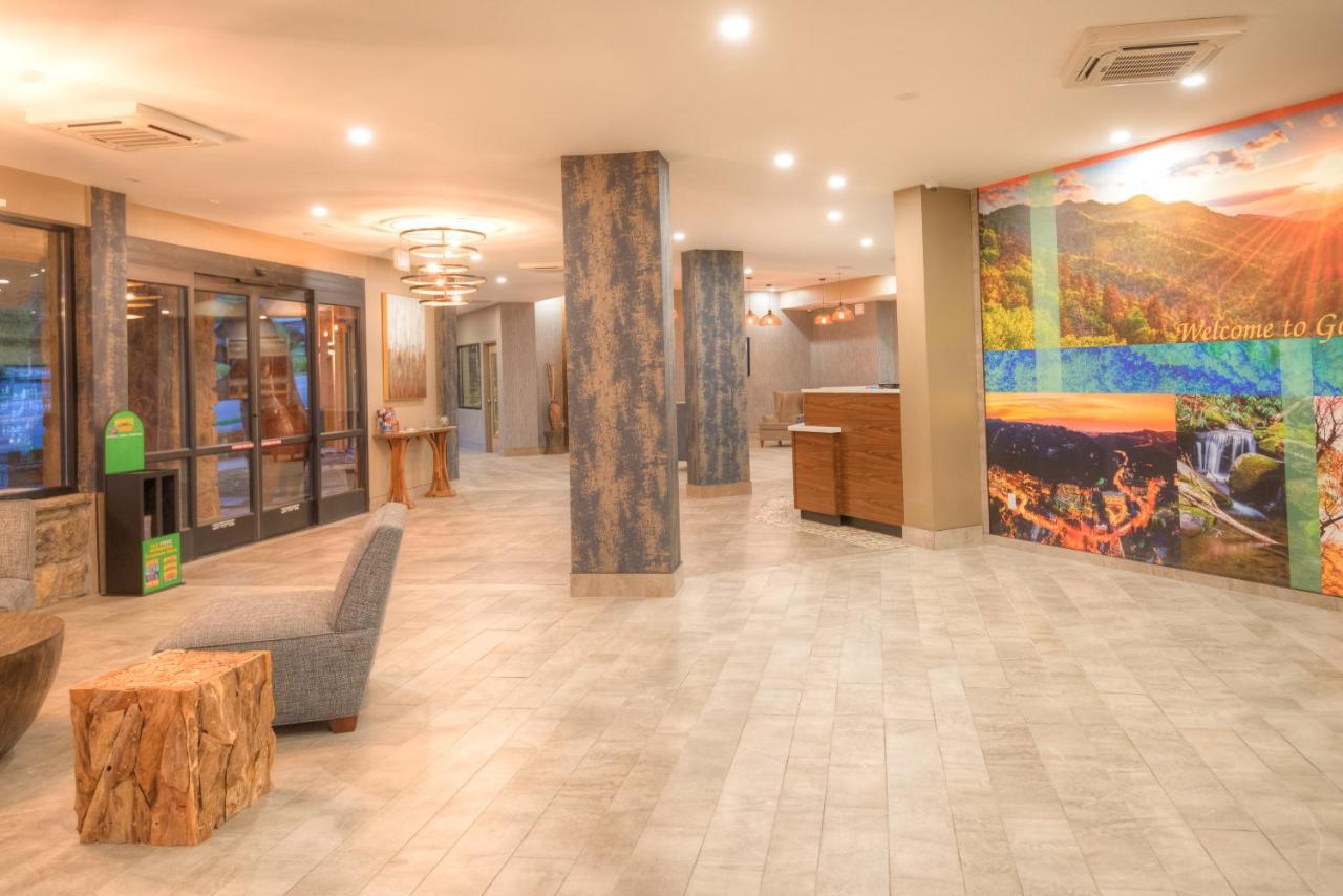 Clarion Pointe Downtown Gatlinburg Hotel Екстериор снимка