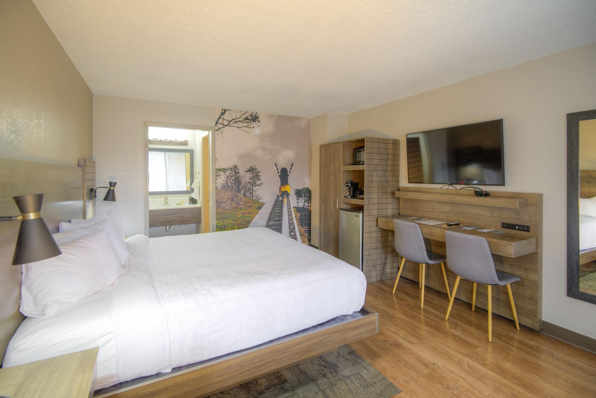Clarion Pointe Downtown Gatlinburg Hotel Екстериор снимка
