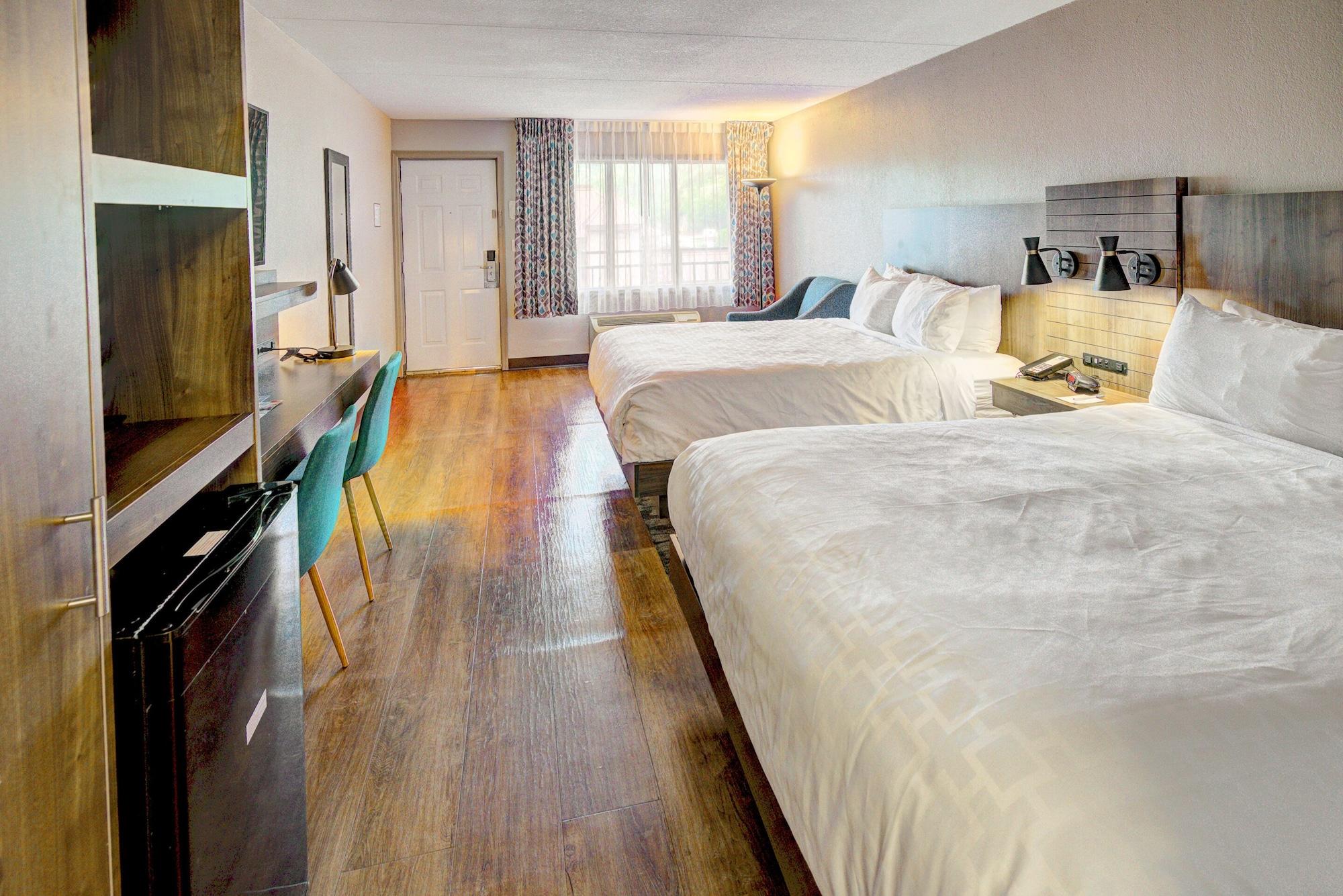Clarion Pointe Downtown Gatlinburg Hotel Екстериор снимка