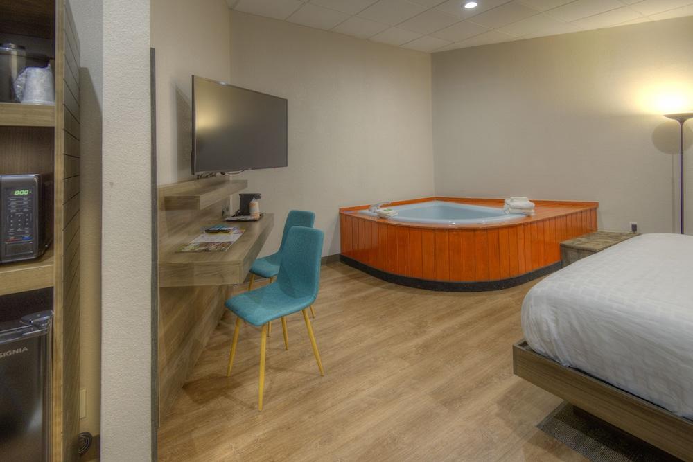 Clarion Pointe Downtown Gatlinburg Hotel Екстериор снимка