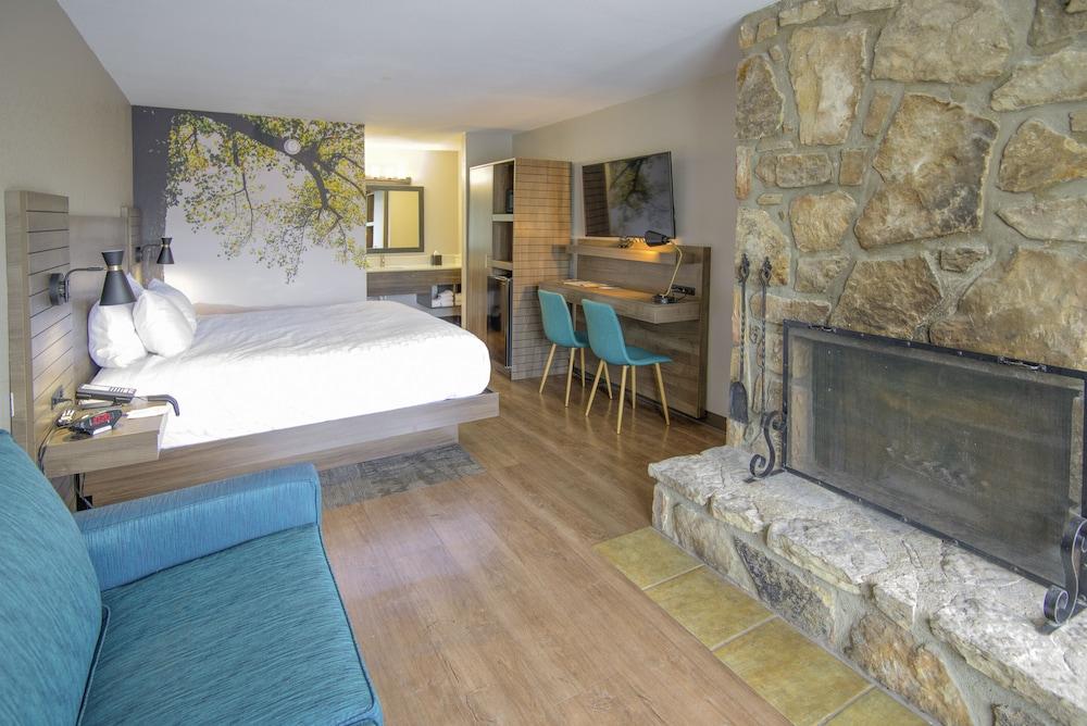 Clarion Pointe Downtown Gatlinburg Hotel Екстериор снимка