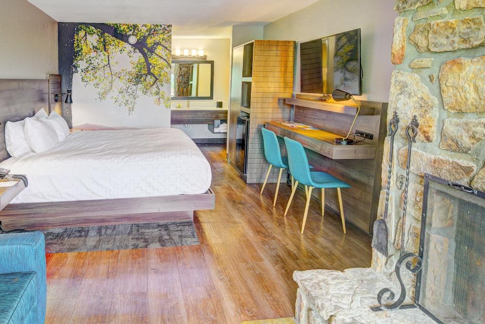 Clarion Pointe Downtown Gatlinburg Hotel Екстериор снимка