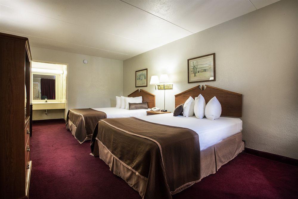 Clarion Pointe Downtown Gatlinburg Hotel Екстериор снимка