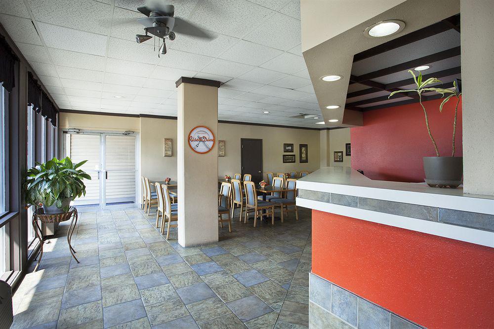 Clarion Pointe Downtown Gatlinburg Hotel Екстериор снимка